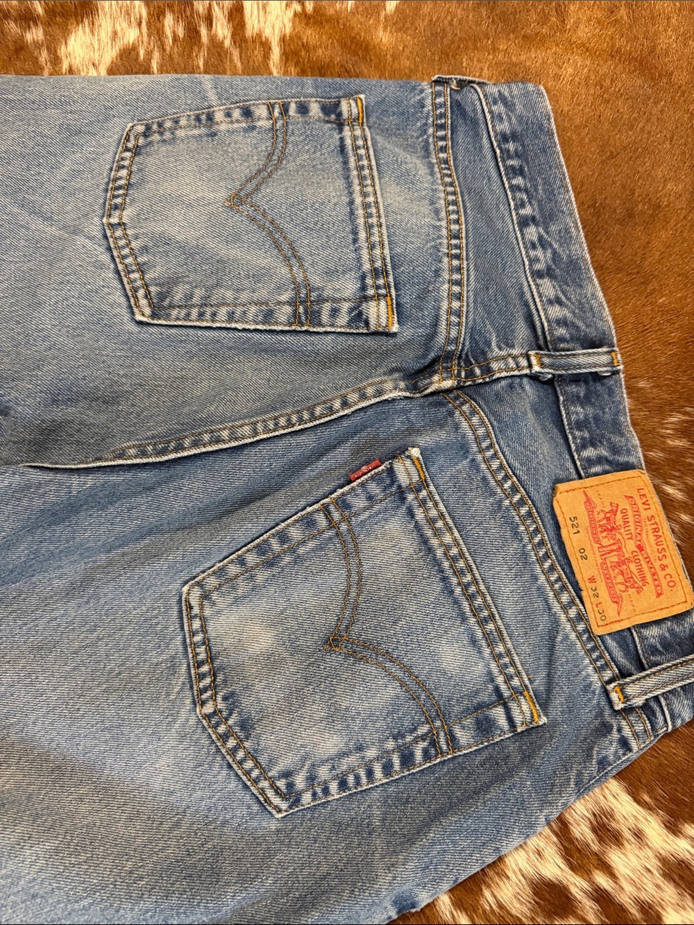 Levi's Relaxed Fit Medium Blue Jeans